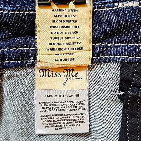 💥Miss Me Mid-Rise Easy Boot Jeans.👢Women's Size: Waist 31x32 Inseam. - Picture 10 of 13